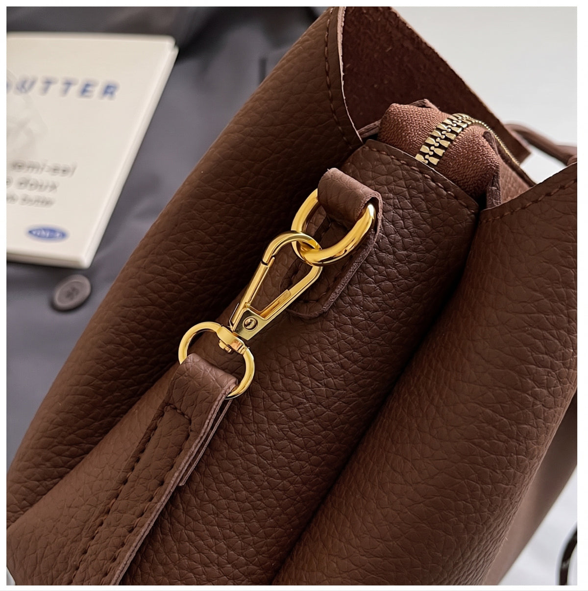 Minimalist Pebbled Faux Leather Crossbody Bag with Adjustable Strap