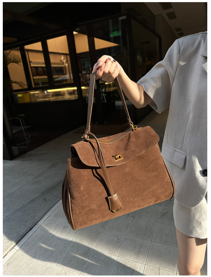 Elegant Suede Leather Shoulder Bag with Flap Design