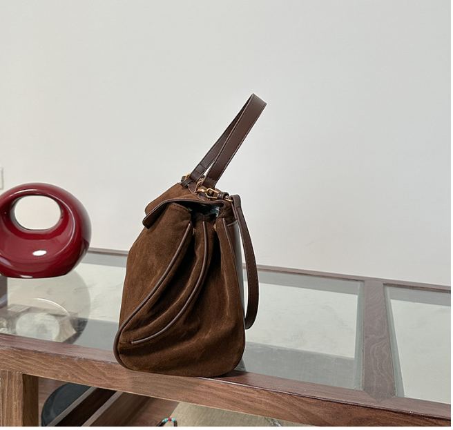 Elegant Suede Leather Shoulder Bag with Flap Design