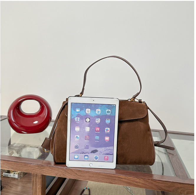 Elegant Suede Leather Shoulder Bag with Flap Design