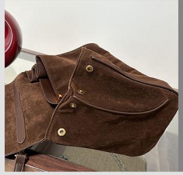 Elegant Suede Leather Shoulder Bag with Flap Design