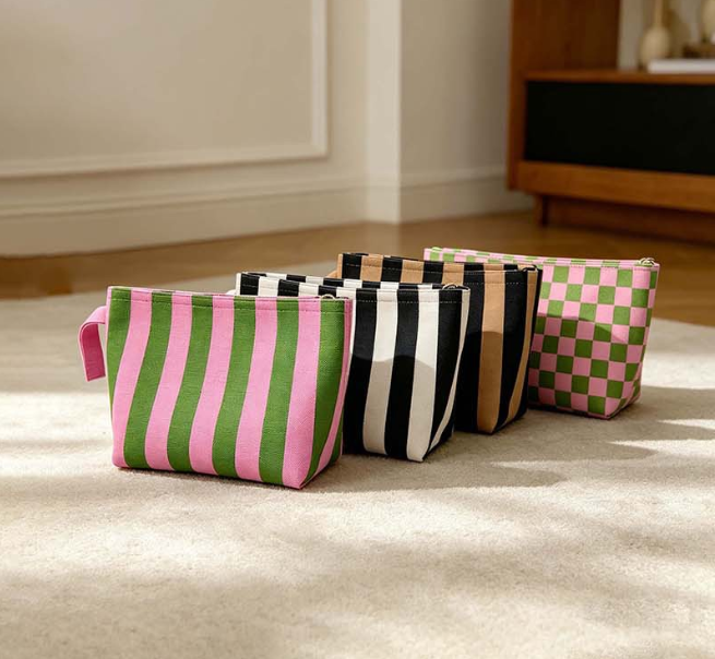 Retro Striped Wristlet Clutch Bag