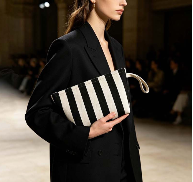 Retro Striped Wristlet Clutch Bag